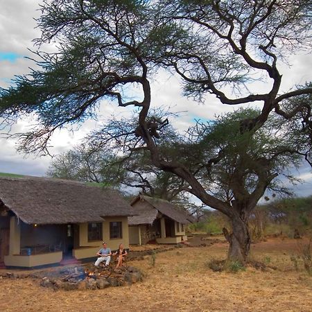 Severin Safari Camp Tsavo West National Park ภายนอก รูปภาพ