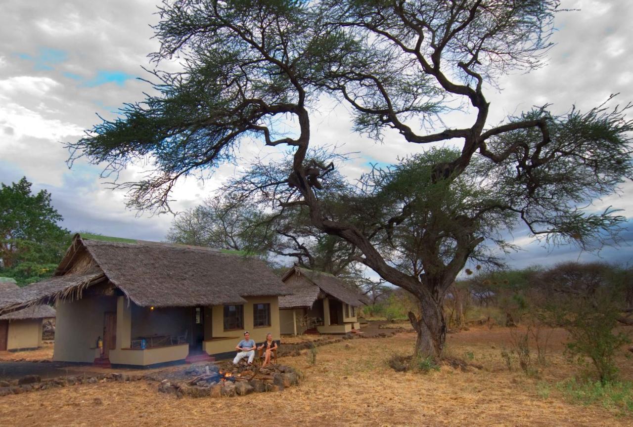 Severin Safari Camp Tsavo West National Park ภายนอก รูปภาพ